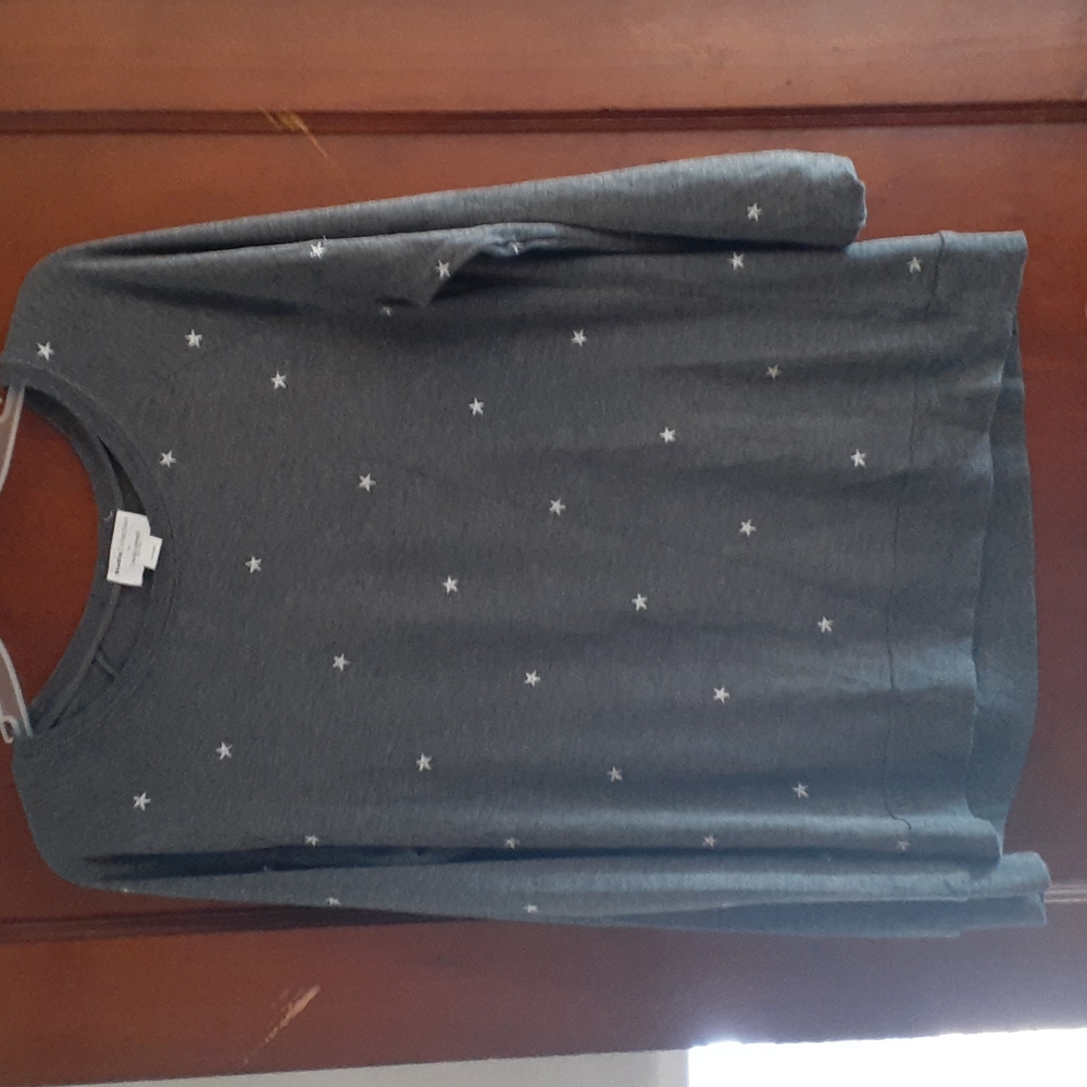 Gray long sleeve shirt with silver stars